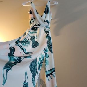 Long sleeveless dress